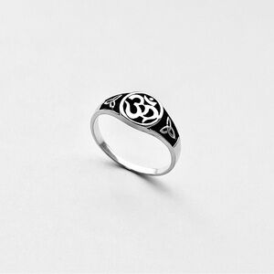 Sterling Silver OM Ring with Little Triquetra, Yoga Rings, Celtic Knot Jewelry,